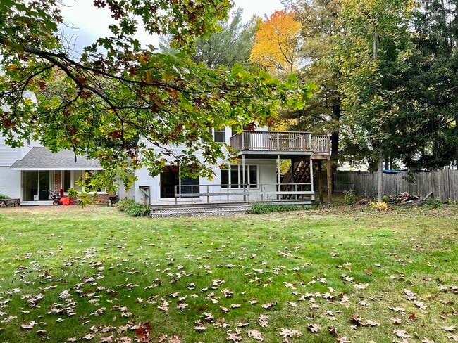 Building Photo - 46 Auburndale Ave