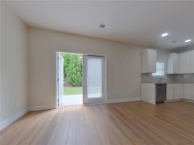 Building Photo - 519 Trickum Hill Dr