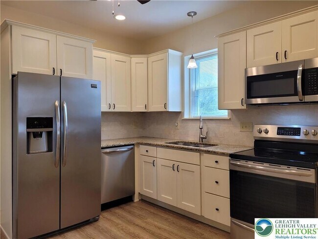 Building Photo - 1024 Delaware Ave