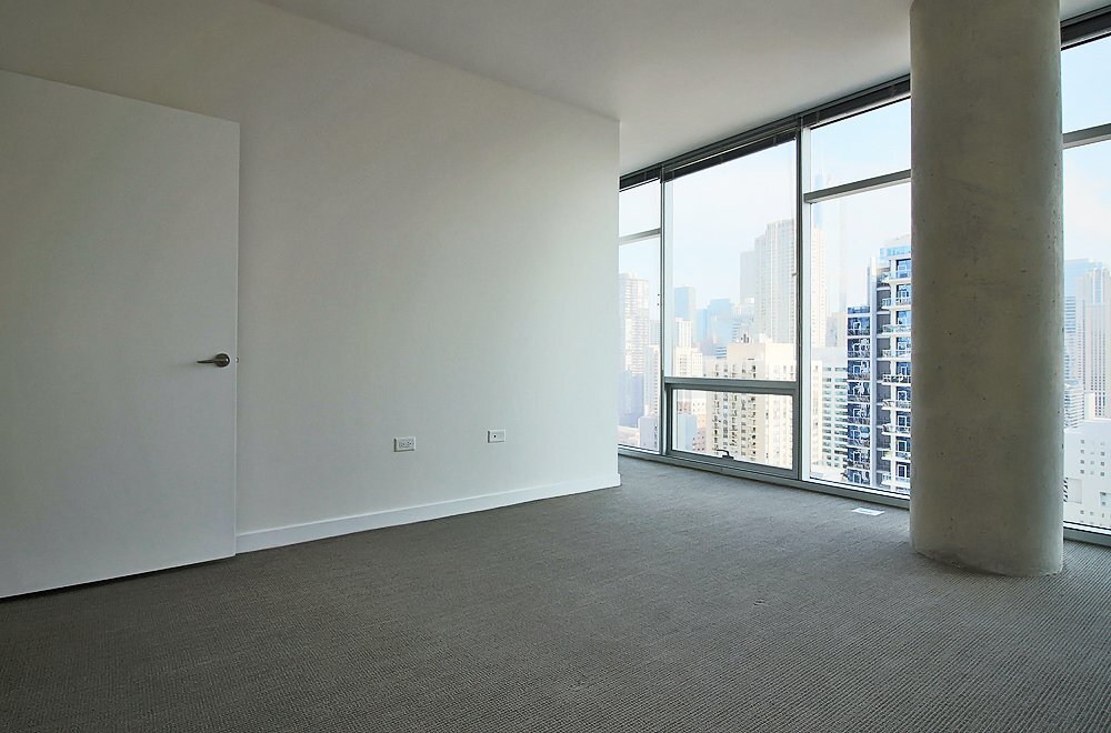 Building Photo - 814 N La Salle Dr