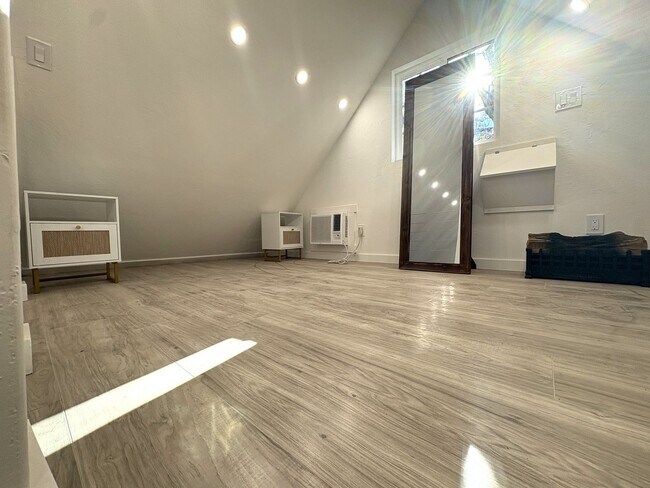 Building Photo - Stunning Home with Loft-Style ADU & Outdoor Amenities