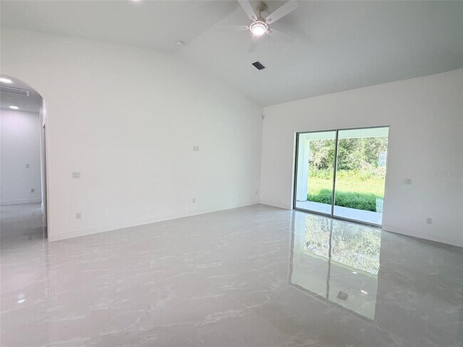 Building Photo - 1029 S 66th St