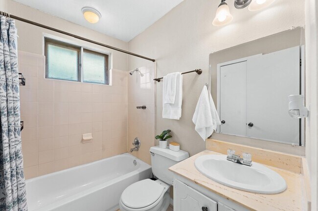 Building Photo - 10815 Montverde Ln
