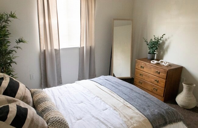 Building Photo - The  Brenchley Apartments