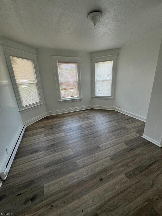 Building Photo - 205 N Clinton St