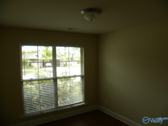 Building Photo - 708 Oak Cove Ln NW
