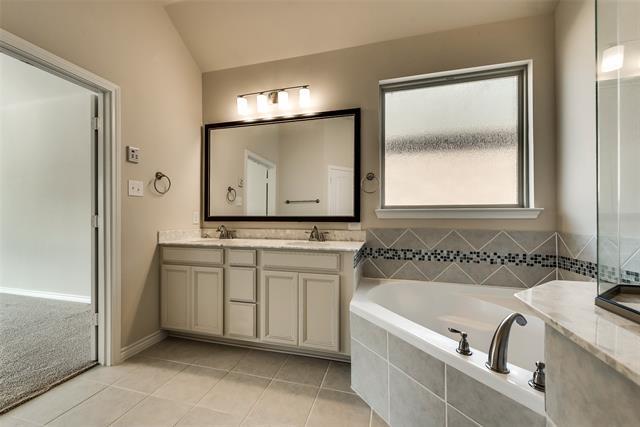 Building Photo - 916 Lake Sierra Wy