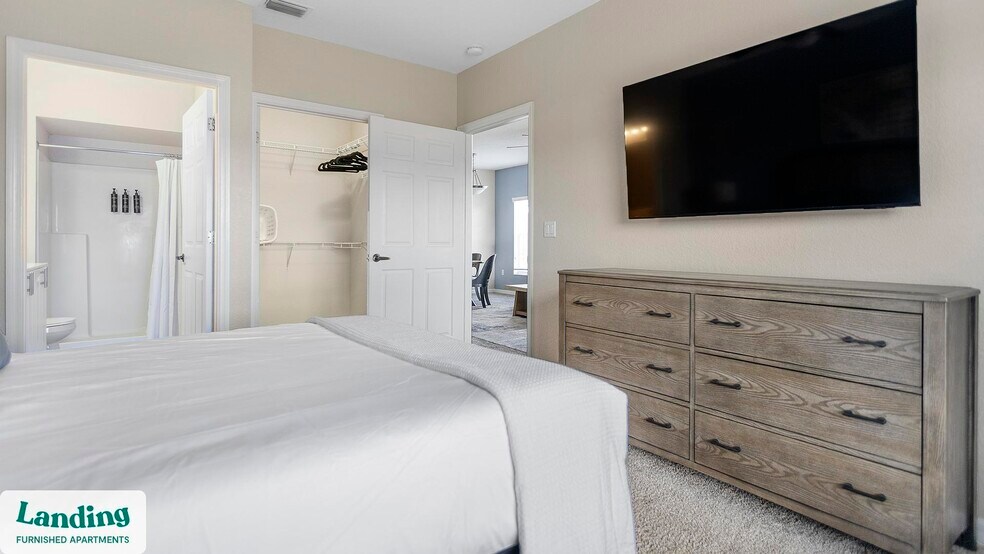 Building Photo - 3695 Island Club Dr