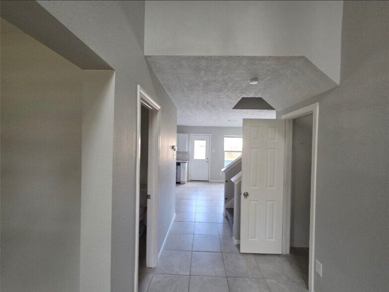 Building Photo - 32018 Annice Ln