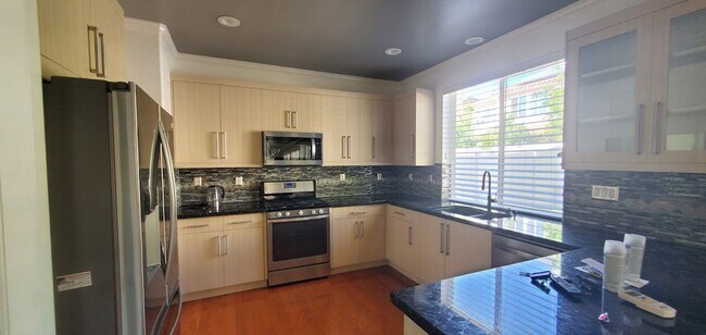 Building Photo - Beautiful House in the Lovely Fair Oaks Ra...