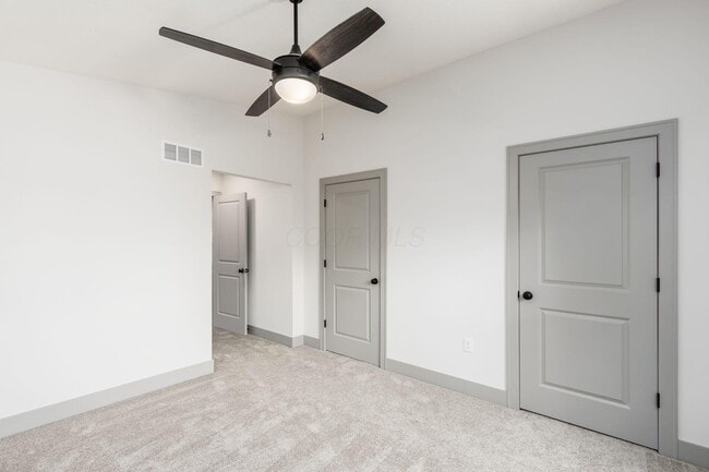 Building Photo - 858 E Starr Ave