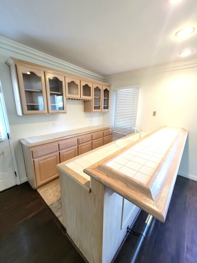 Building Photo - 224 Cabrillo Rd