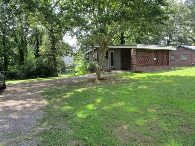 Building Photo - 3413 Lakeland Rd