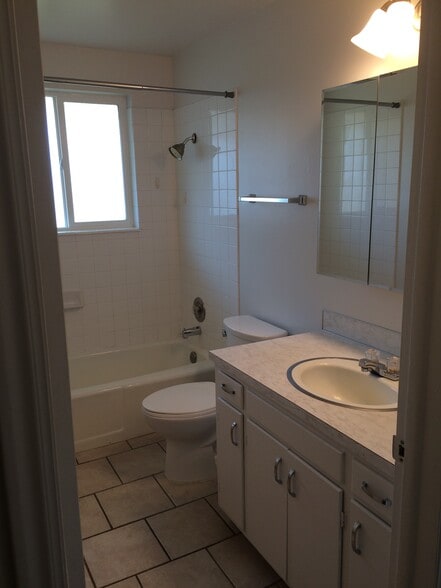 Building Photo - 2251 S 3500 W