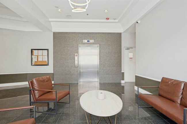 Building Photo - 82 Clinton St