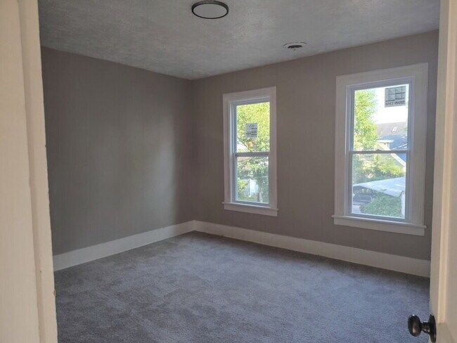 Building Photo - 4212 Apple Ave