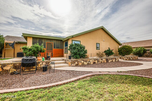 Building Photo - 6289 Cosecha Luna Cir