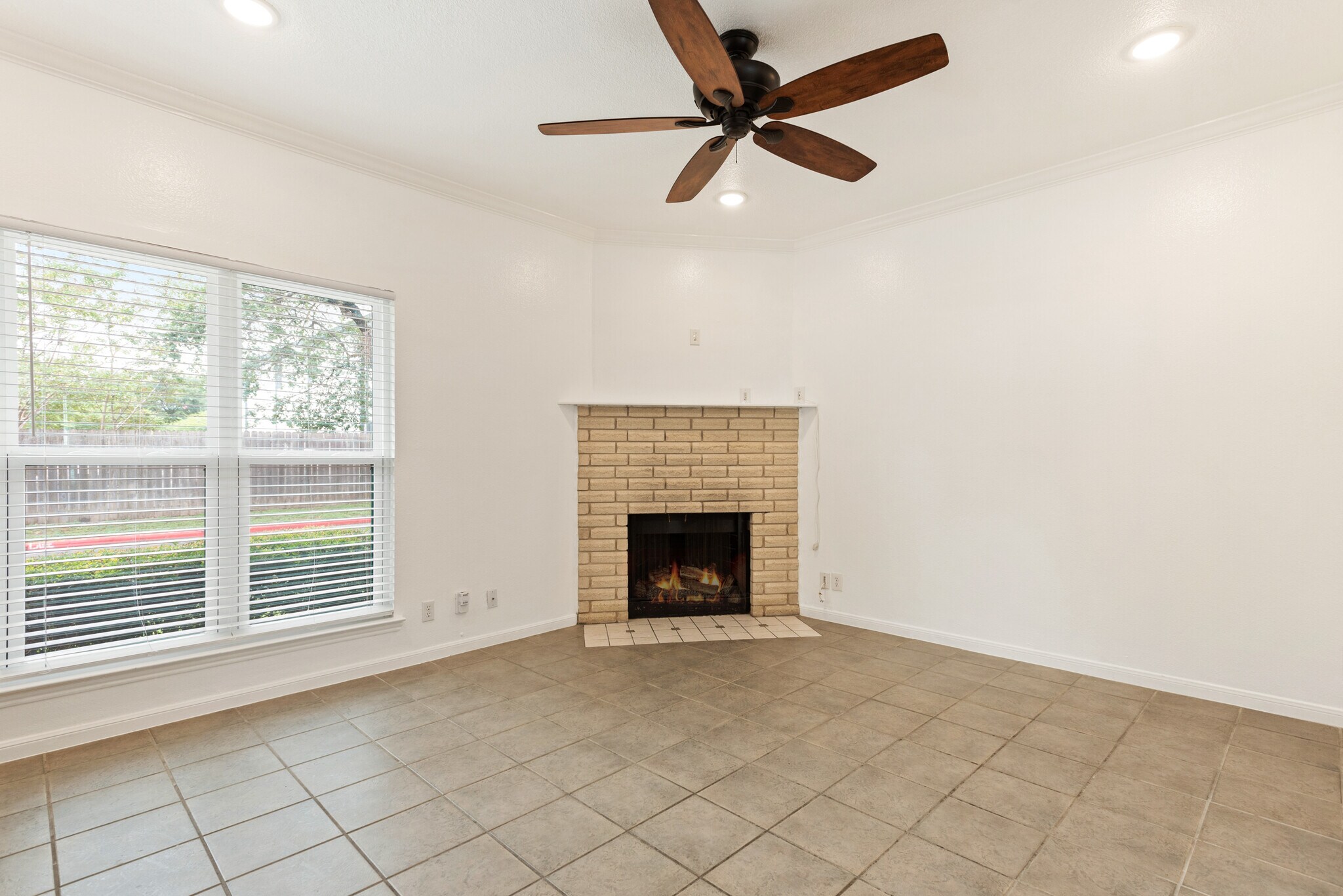 Building Photo - 1307 Kinney Ave