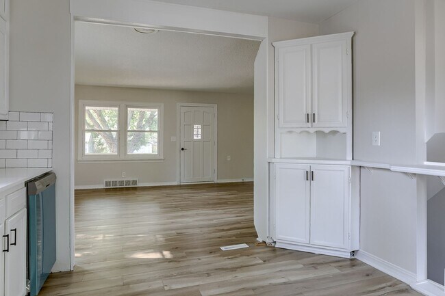 Building Photo - Charming 3-Bedroom Omaha Home with Finishe...