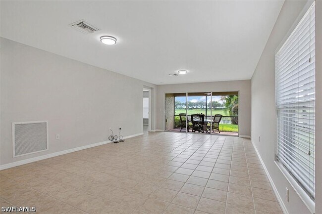 Building Photo - 5784 Declaration Ct