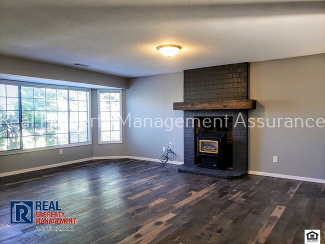 Building Photo - 1400 NE 14th Ave