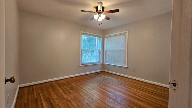 Front Bedroom - 2901 Lee Ave