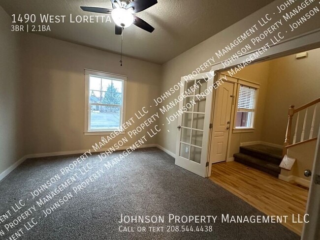 Building Photo - 1490 W Loretta St