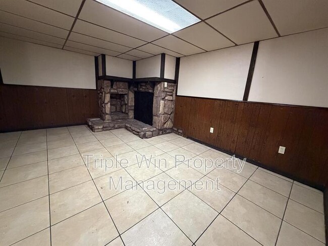 Building Photo - 3015 Matlock Dr