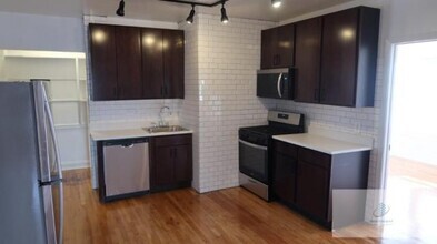 Building Photo - 2 bedroom in CHICAGO IL 60630