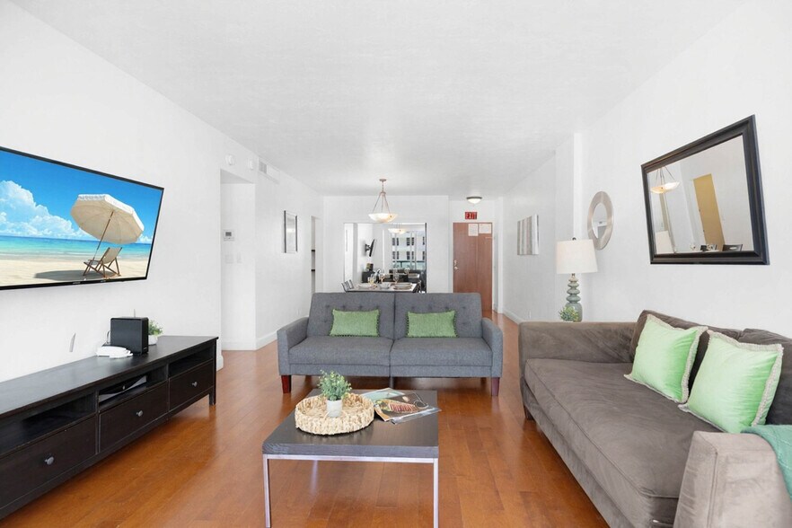 Building Photo - 3801 S Ocean Dr
