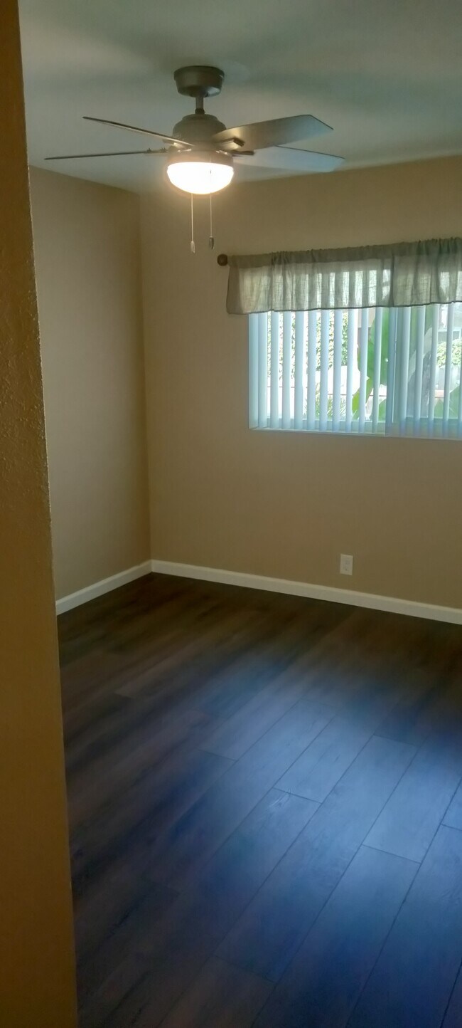Building Photo - 2620 Vanderbilt Ln
