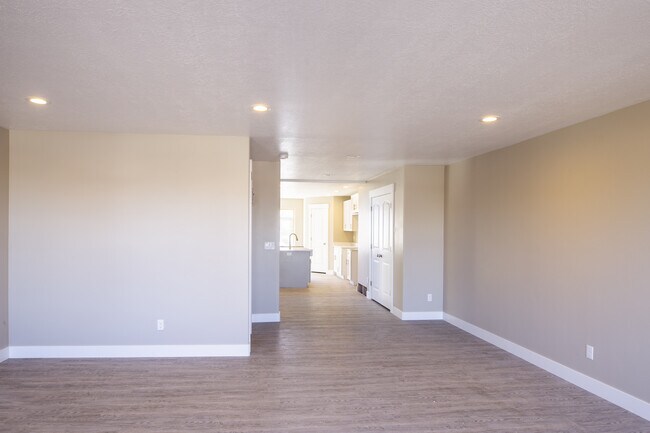 Building Photo - 277 N 200 W