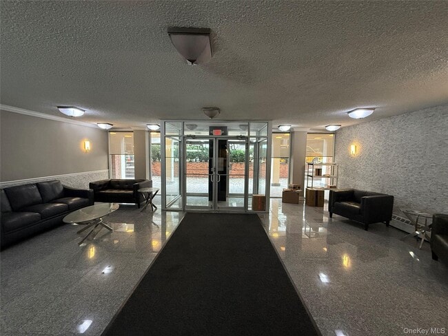 Building Photo - 190 1st St