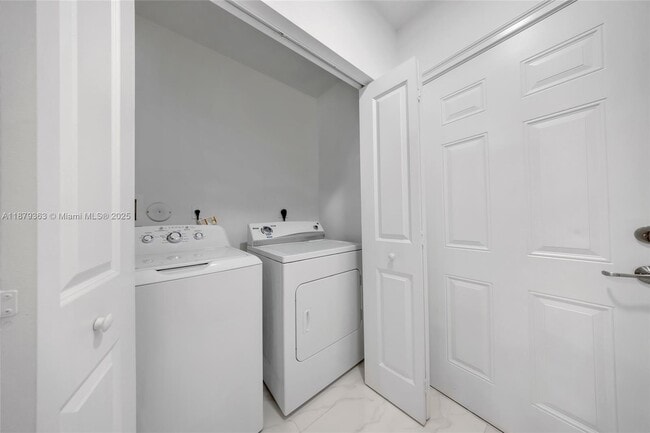 Building Photo - 2900 Hidden Harbour Ct