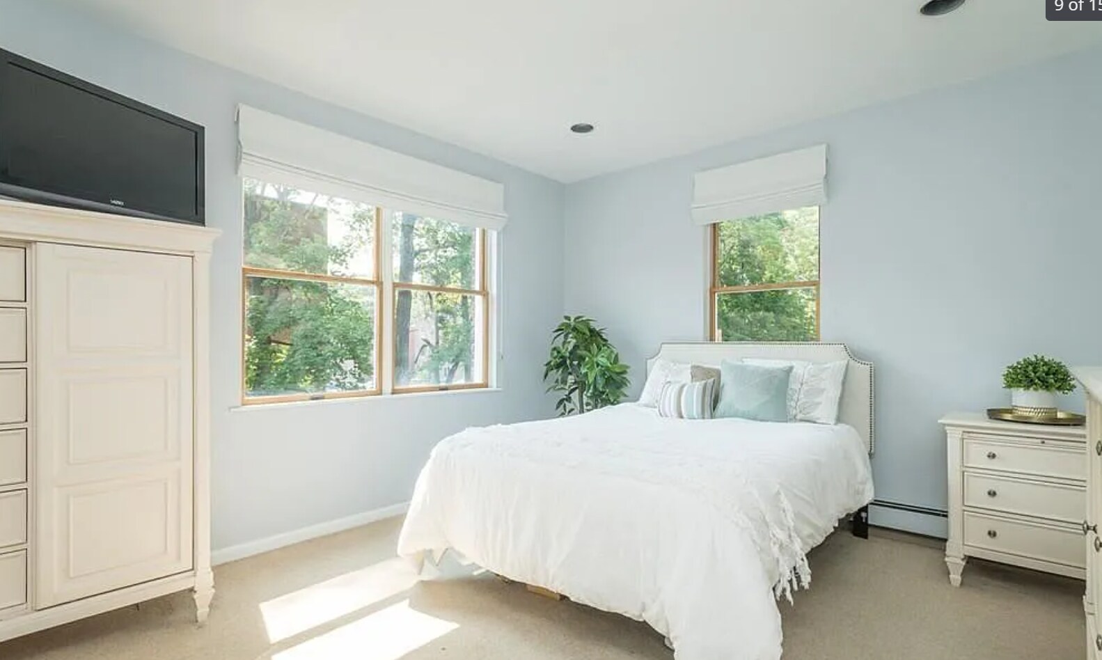 Building Photo - 327 Saint Paul St