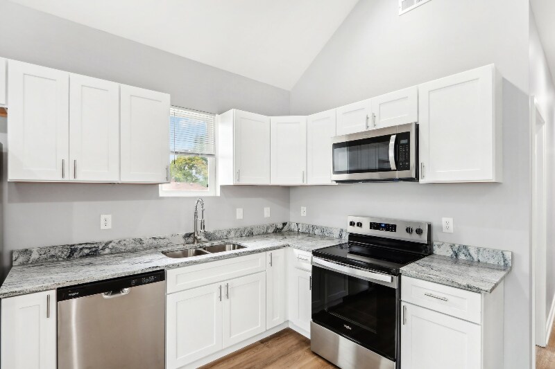 Building Photo - 2752 Guilford Ave