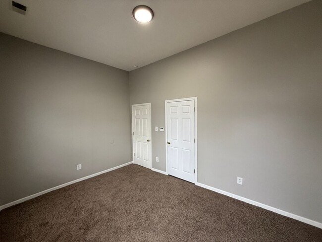 Building Photo - 3-BED 1-BATH SINGLE FAMILY HOME