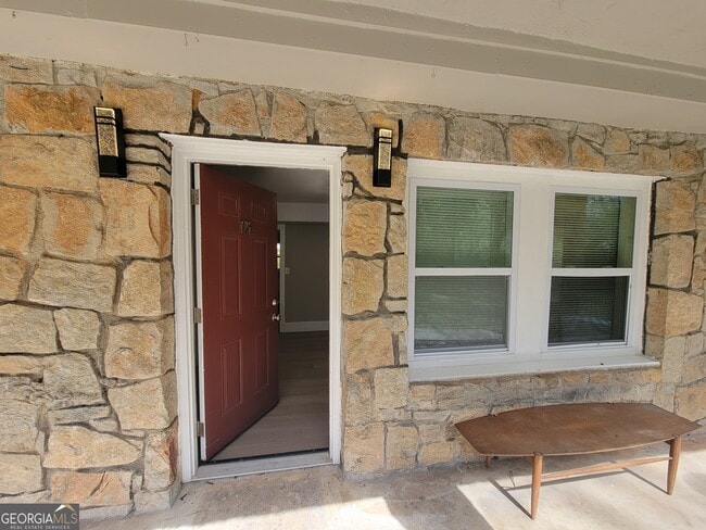 Building Photo - 723 Ford Pl