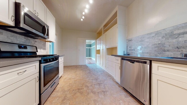 Building Photo - Bright Spacious 2BD + 1BA in Inner Richmon...