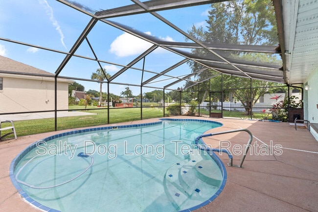 Building Photo - 800 Black Duck Dr