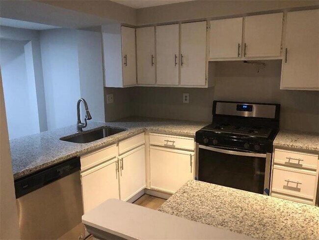 Building Photo - 864 Regal Path Ln