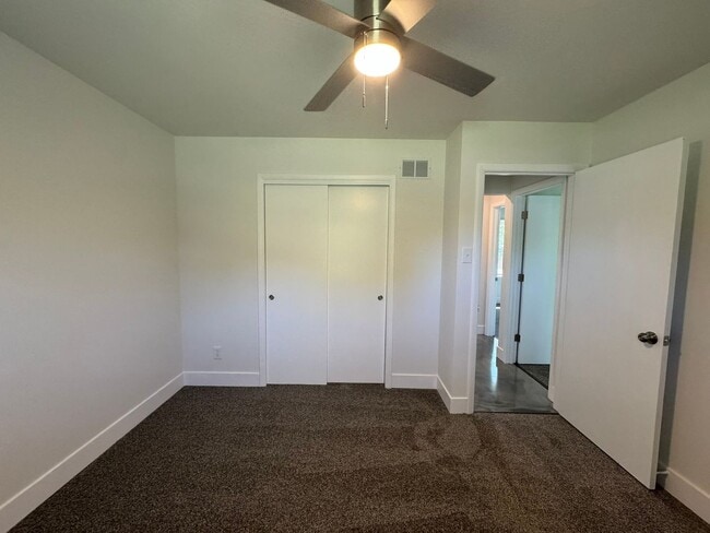 Building Photo - 4 Bedroom house with Second kitchen in basement