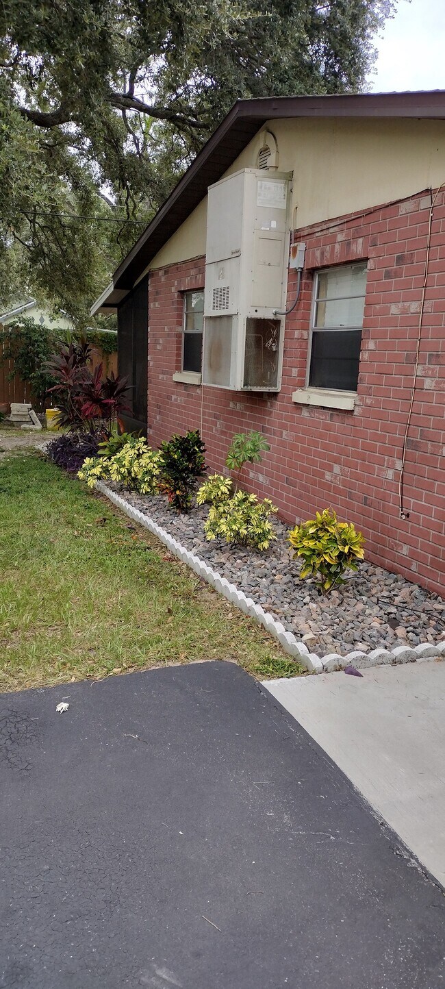 Building Photo - 5301 E 18th Avenue