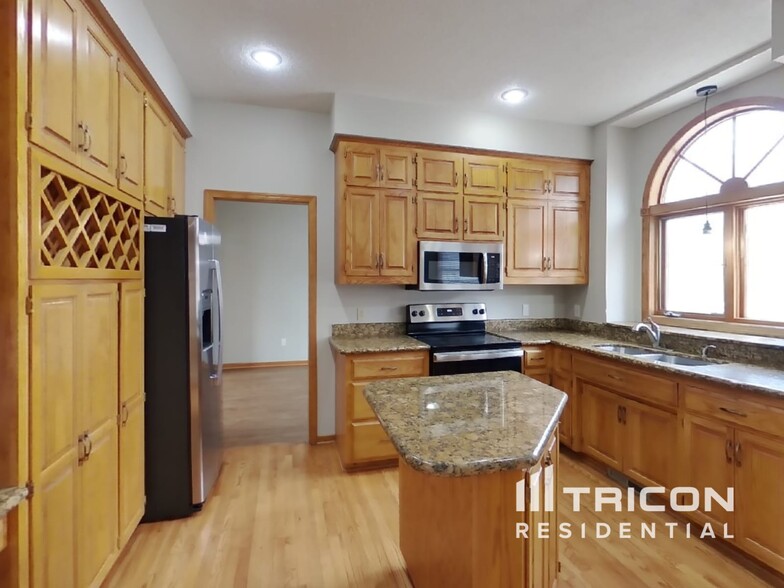 Building Photo - 4005 Deerwood Trail