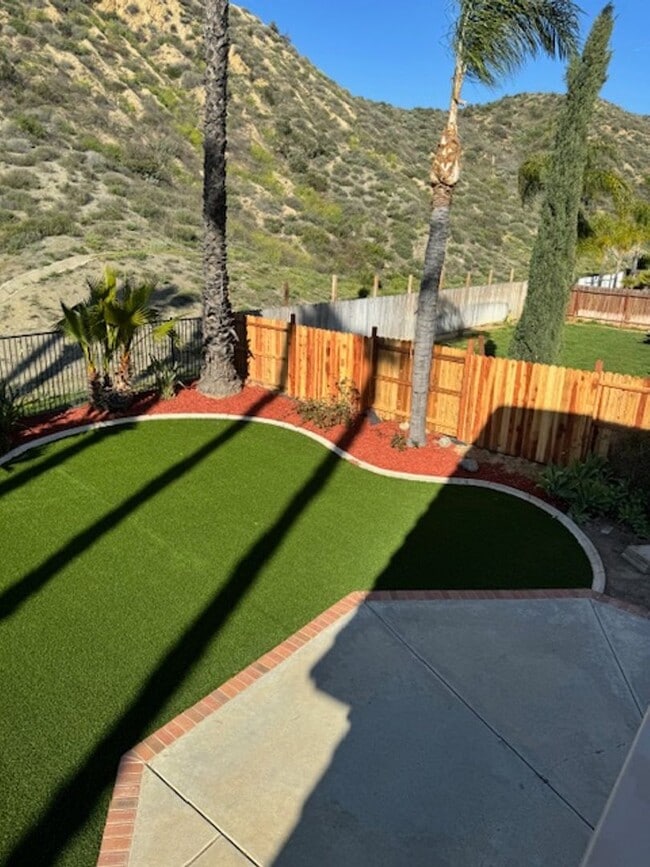 Building Photo - Beautiful 3 Bedroom 2.5 Bath Home!!