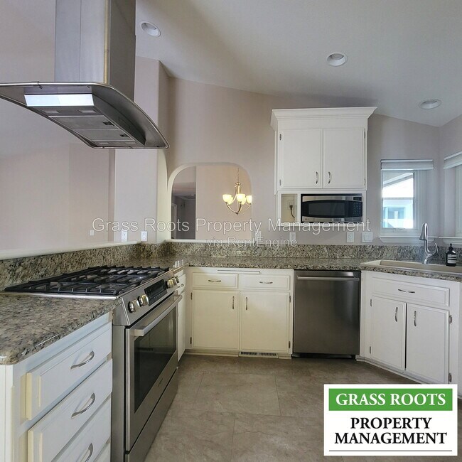 Building Photo - 12061 Lake Wildwood Dr