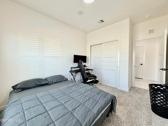 Building Photo - 15052 DESTINATION