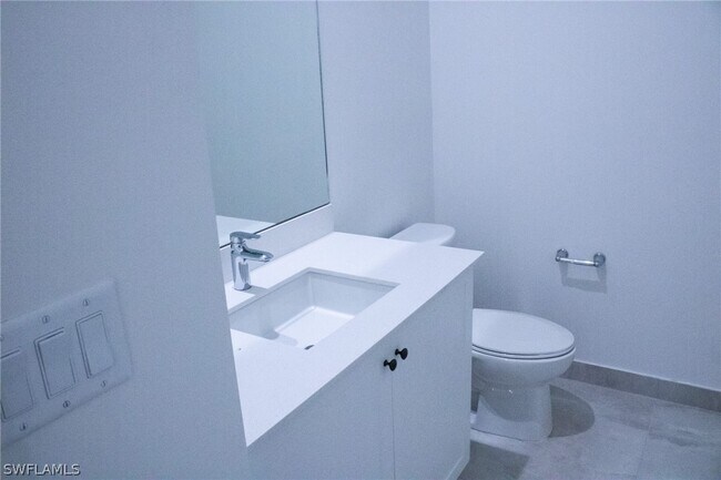 Building Photo - 5062 Alonza Ave