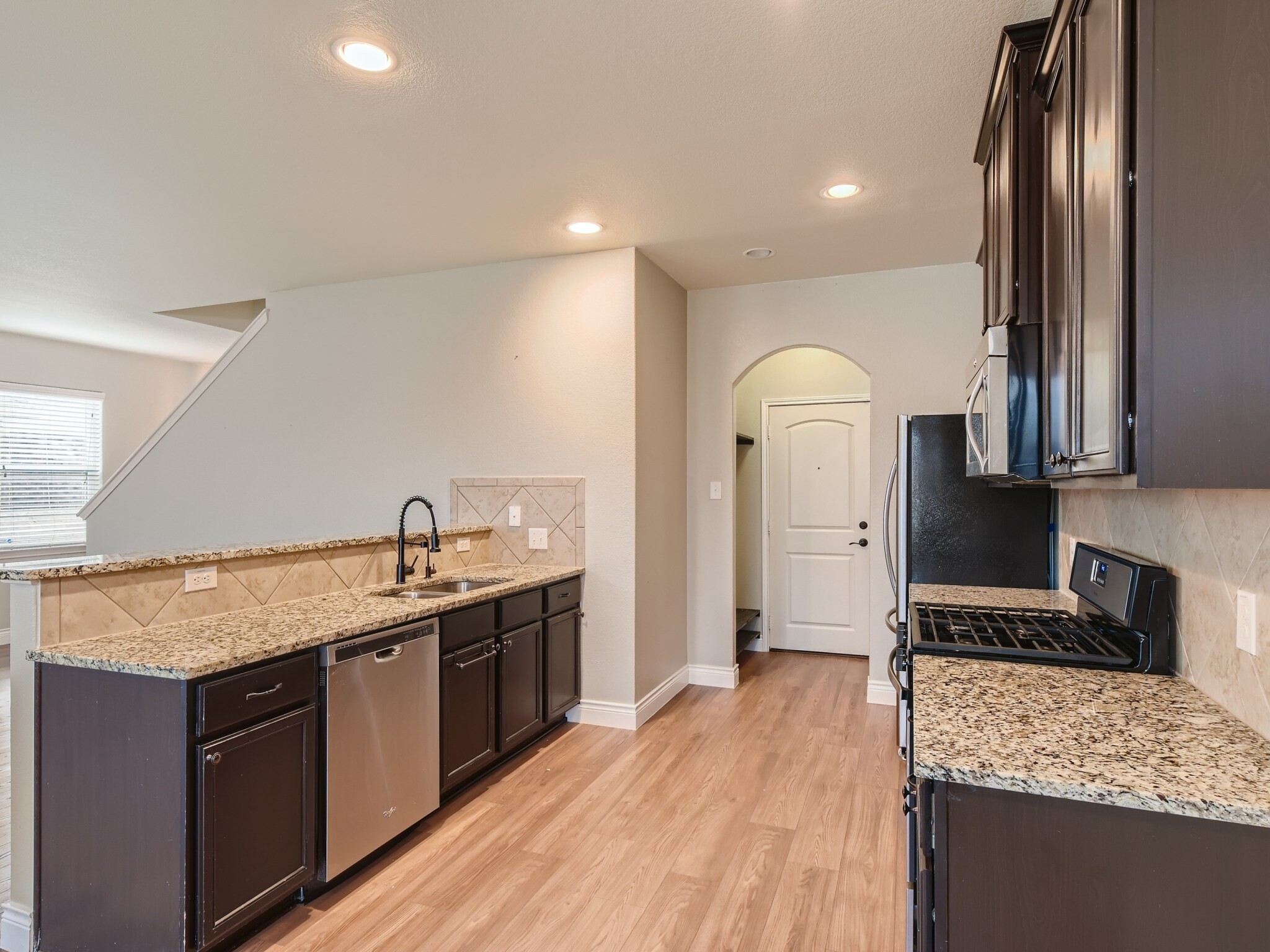 Building Photo - 1533 Treeta Trl