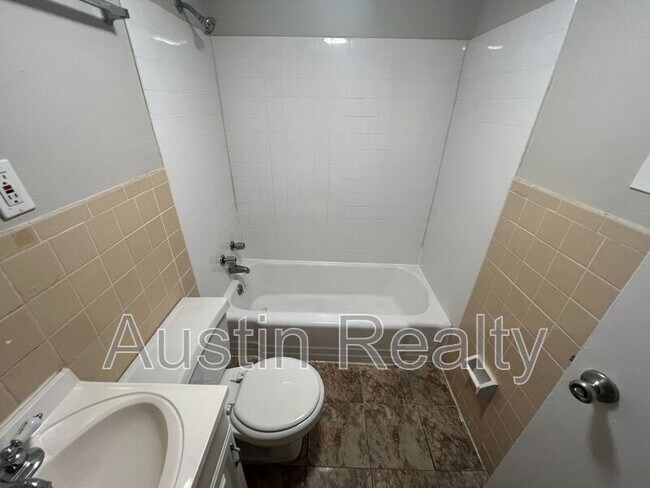 Building Photo - 9111 Olive Blvd